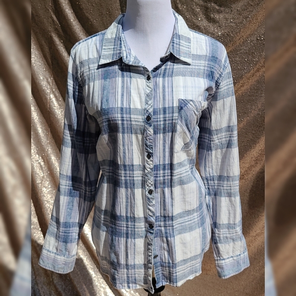Maurices Tops - Maurice's plaid blouse B5